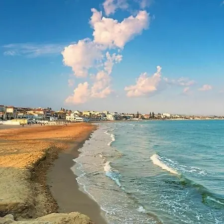 With 2 Bedrooms In Marina Di Ragusa, With Wonderful Sea View Apartment Marina di Ragusa